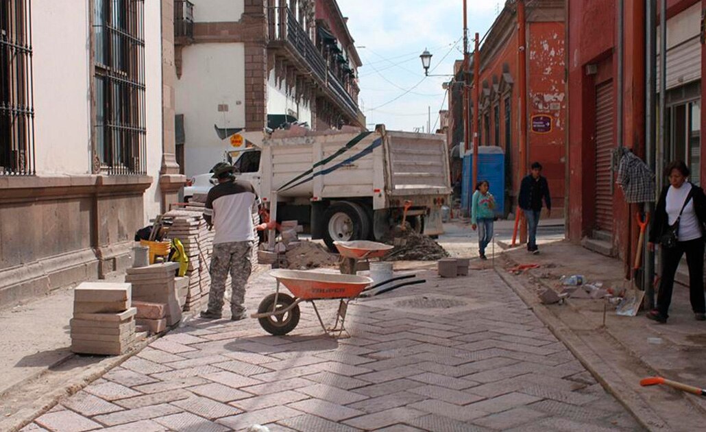 Piden sancionar a constructora encargada de obras en calle Guerrero