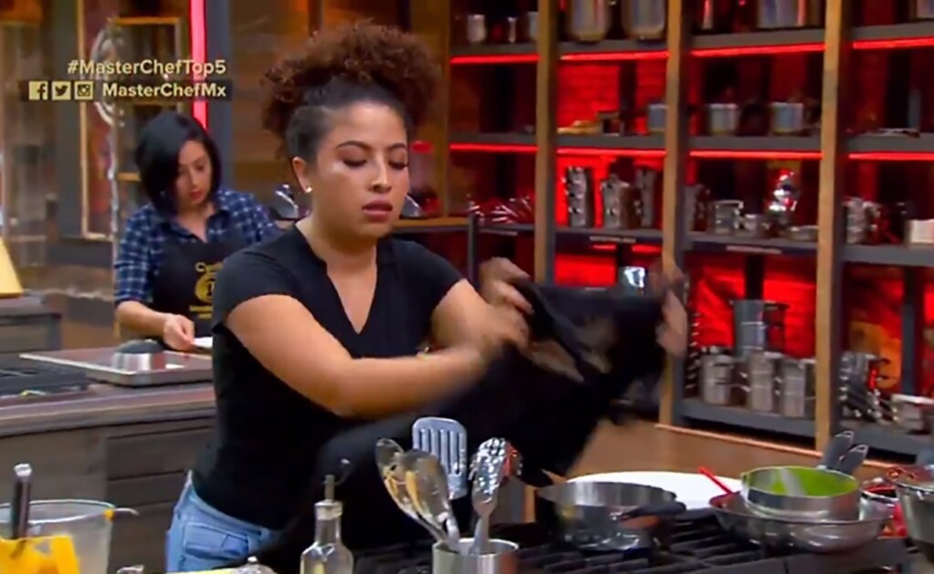 Concursantes de "MasterChef. La Revancha" pierden estribos rumbo a la semifinal