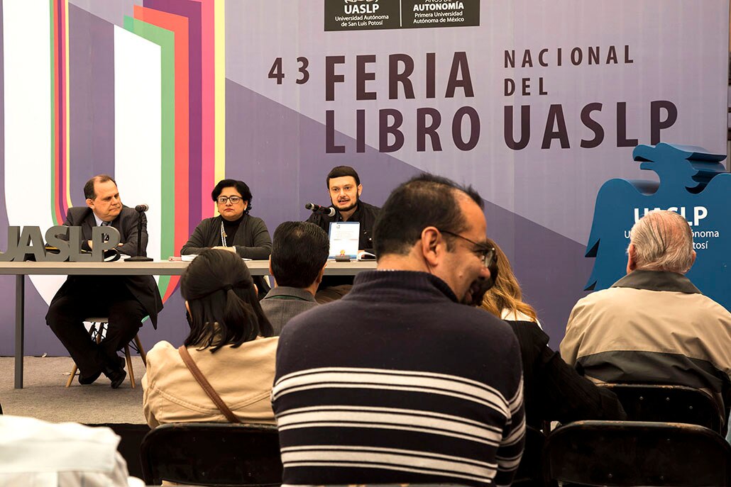 Presentan “Las violaciones al procedimiento legislativo“ en FNL