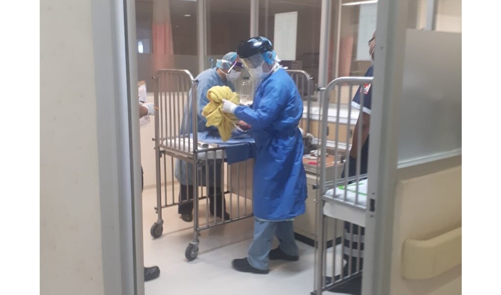 Abandonan a bebé en la caja de una camioneta en colonia Progreso