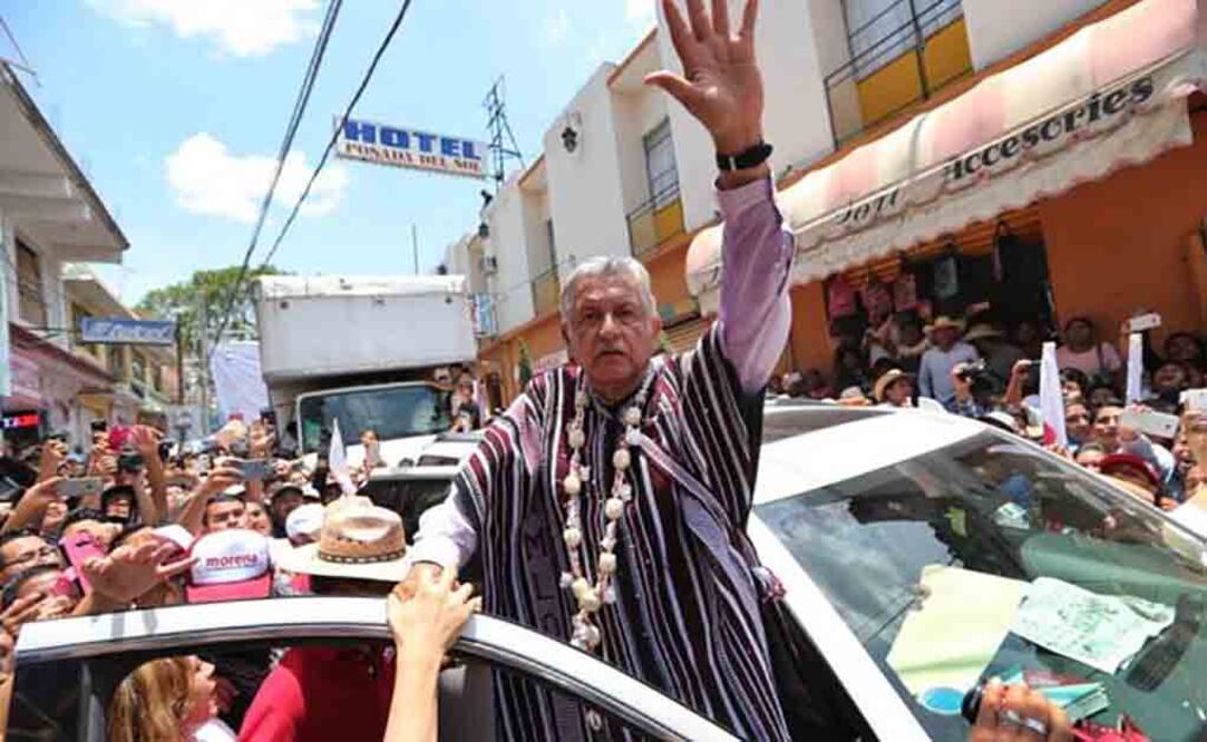 Andrés Manuel López Obrador, candidato presidencial por la coalición Juntos Haremos Historia, durante su visita a Tlapa, Guerrero. Foto: Valente Rosas/EL UNIVERSAL