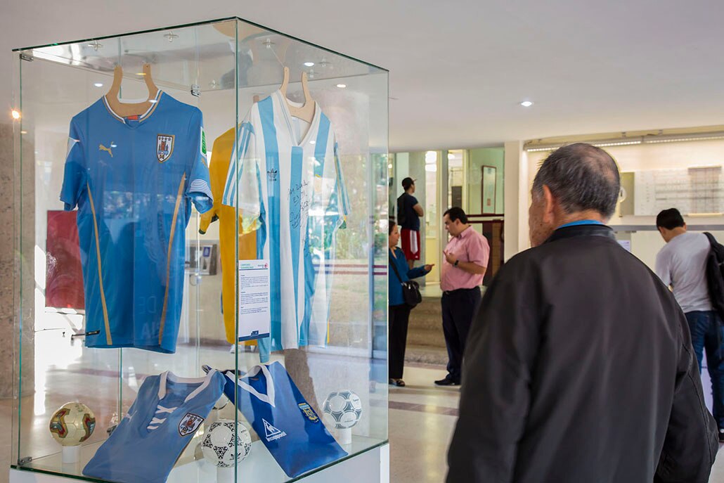 Inaugura UASLP exposición “Selección de 10”