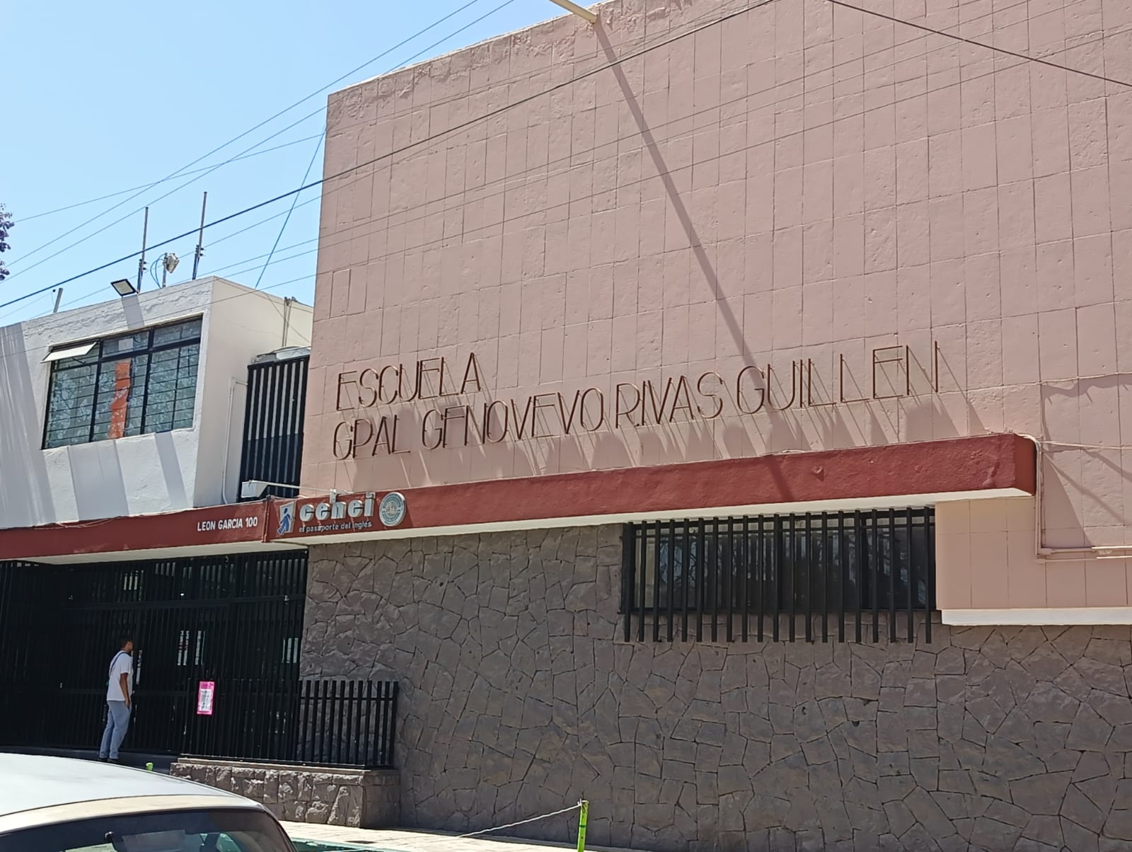 Separan del cargo a maestro señalado de abuso en la escuela Genovevo Rivas Guillén de SLP