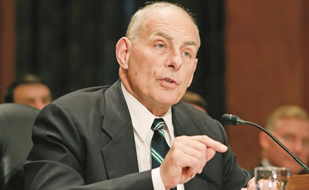John Kelly llamó "idiota" a Trump, según NBC