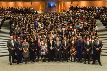 UASLP entrega cartas de pasante a egresados de FCA