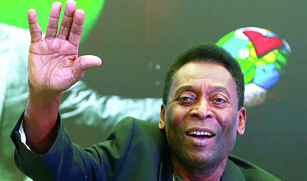 Pelé es hospitalizado de urgencia