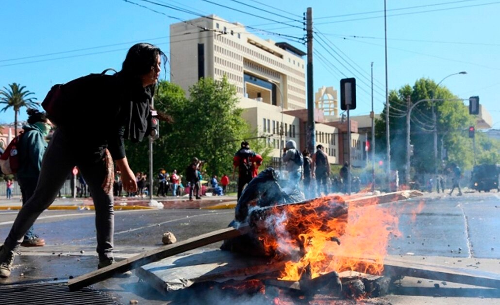 Extienden toque de queda en Chile por nueva jornada de protestas y disturbios