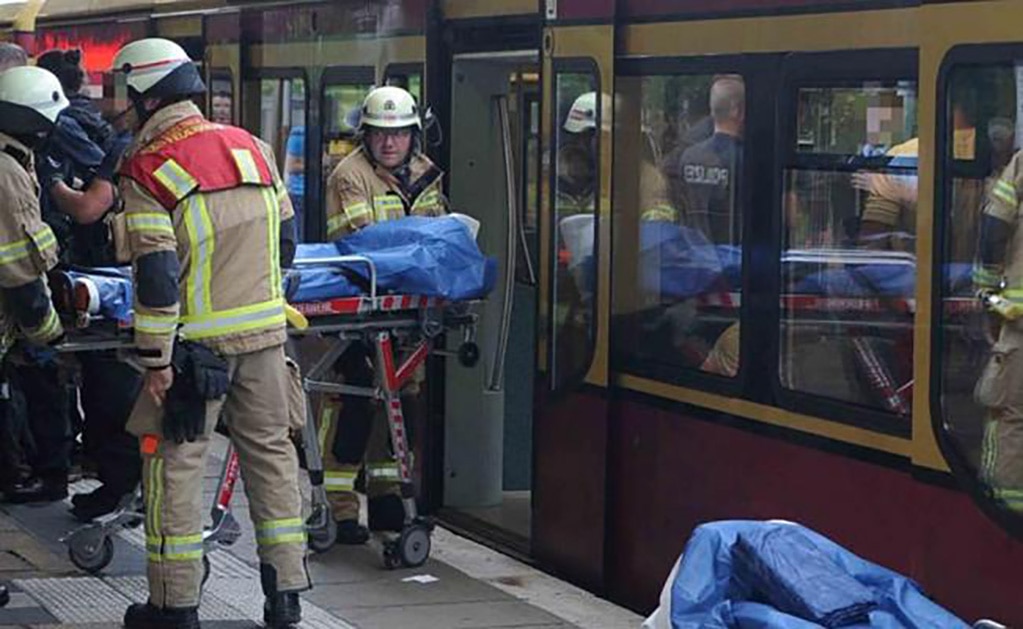 Apuñalan a dos turistas mexicanos en un tren de Berlín