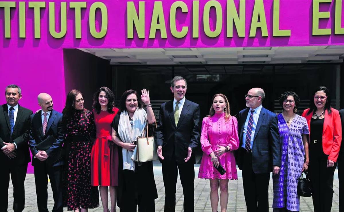 El acto de sucesión en el Instituto Nacional Electoral se llevó a cabo de manera cordial y respetuosa. Foto: Diego Simón