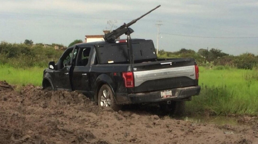  Aseguran arsenal a sicarios de "El Mencho" tras enfrentamiento en Jalisco