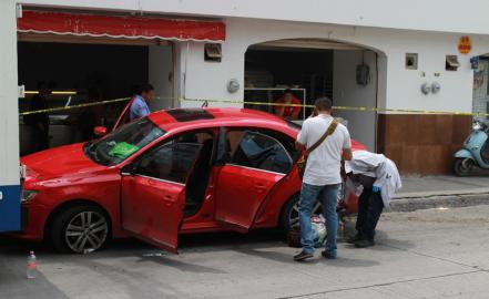 Dos jóvenes mexiquenses involucrados en robo de vehículos en SLP