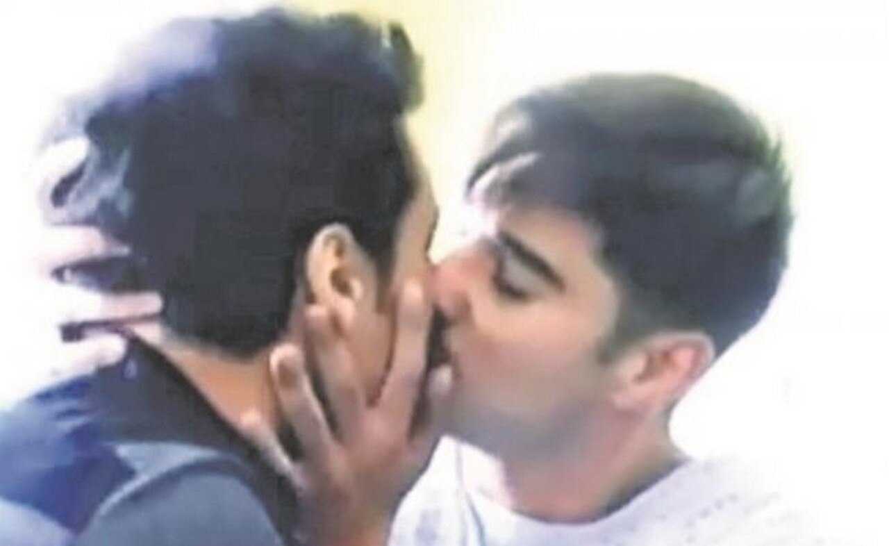 Imagen transmitió Atrapada, una historia que gira en torno al tráfico de armas e historias familiares complicadas. Mauricio es uno de los dos hijos de la familia Herrera, sólo que a diferencia de su hermana, él no se siente a gusto en su familia.