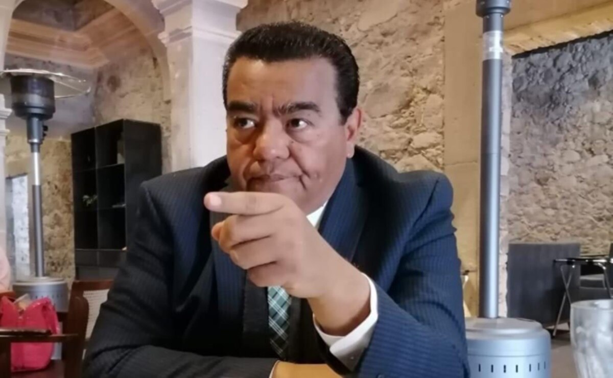 Morena registra a Agustín de la Rosa como candidato a presidencia municipal de SLP