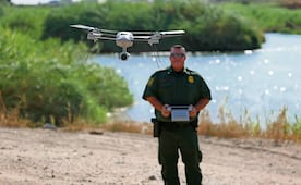 Trump prohíbe drones en la frontera con México; derribarán cualquier unidad de los cárteles con láseres