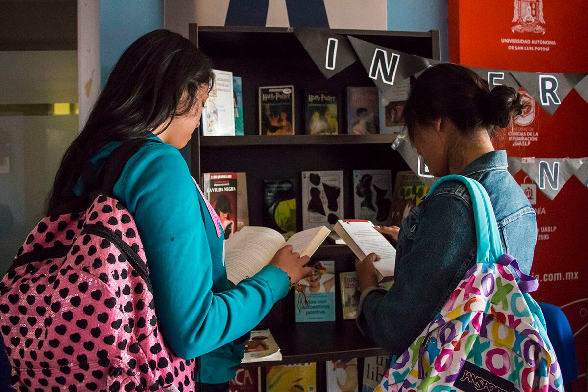 UASLP celebra el día internacional del libro