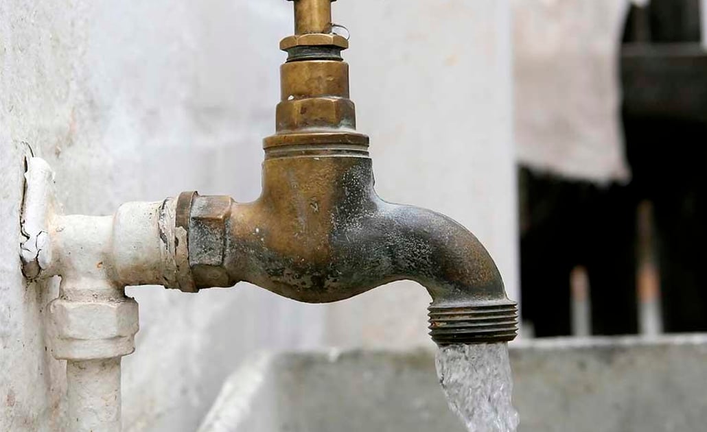 Potosinos consumen agua con alto grado de flúor, revela investigación