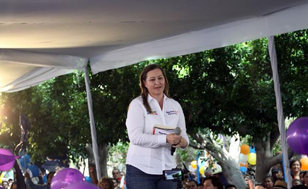 AMLO es el verdadero monarca, revira esposa de Moreno Valle