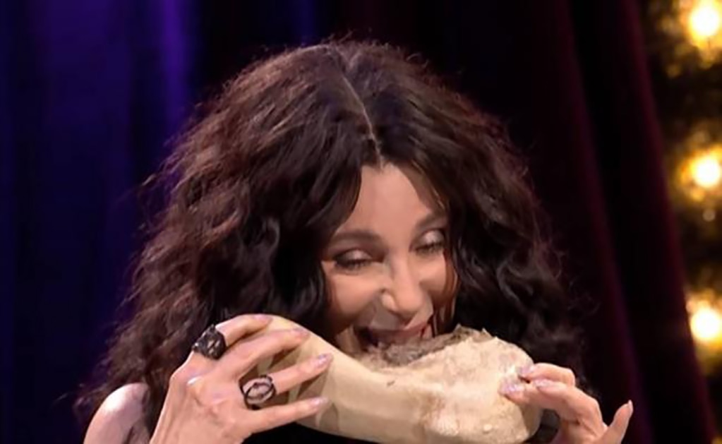 Cher prefiere comer lengua de vaca que elogiar a Donald Trump