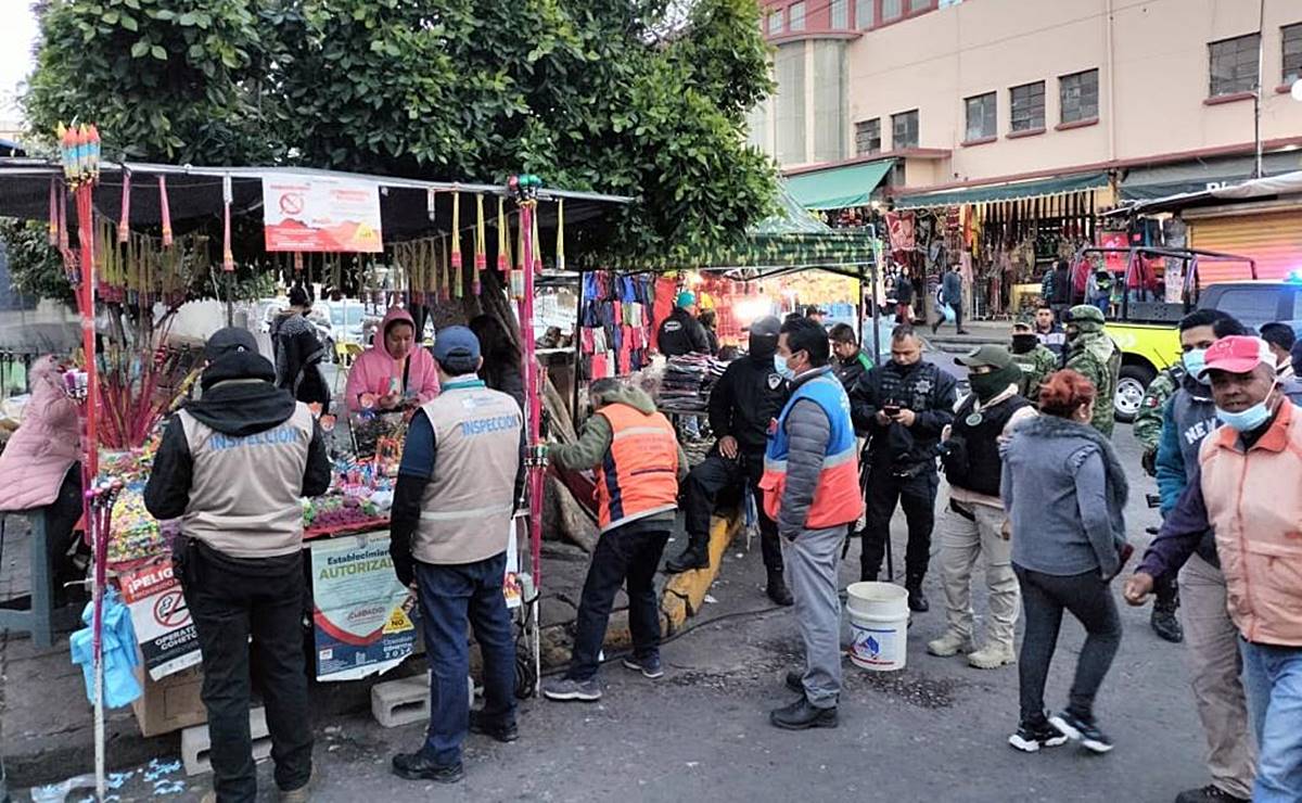 Decomisan 100 kilos de pirotecnia ilegal en SLP; niños atendían puntos de venta, alertan
