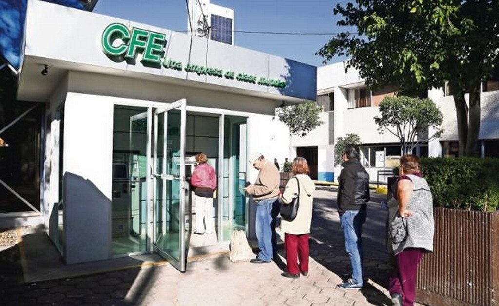 Para la CFE plantearon un director no político