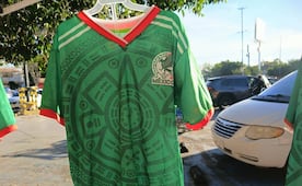 Playeras de la Selección Mexicana "vuelan" de los puestos ambulantes en SLP