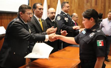 Se gradúan 233 oficiales de la DGSPM 