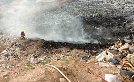 Bomberos controlan incendio en basurero