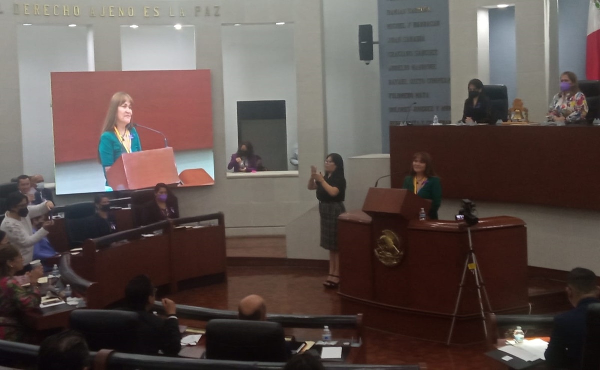 Congreso de SLP entrega el galardón "Matilde Cabrera Ipiña de Corsi" a la activista Lourdes Carrizales