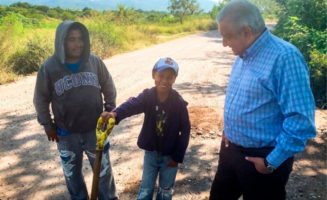 AMLO reclama a gobernadores el mal estado de carreteras estatales