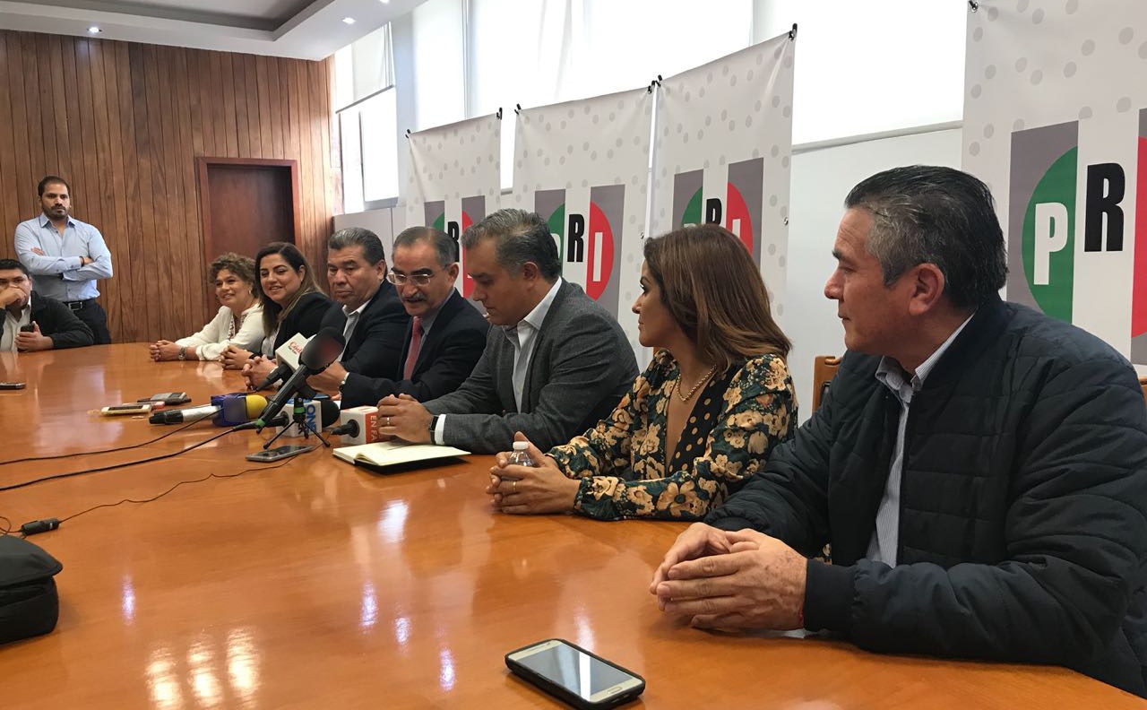 Presenta PRI a su coordinador de bancada en Congreso local 