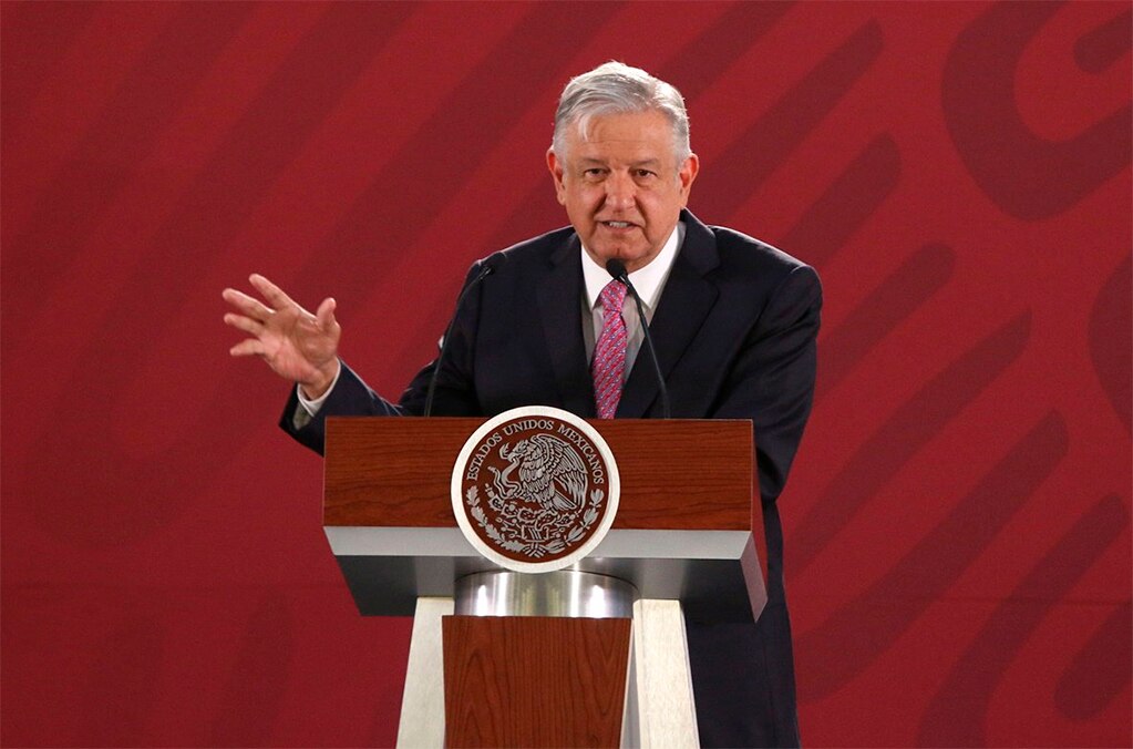 Ojalá se apruebe ley de Austeridad para acabar con fantochería en función pública, dice AMLO