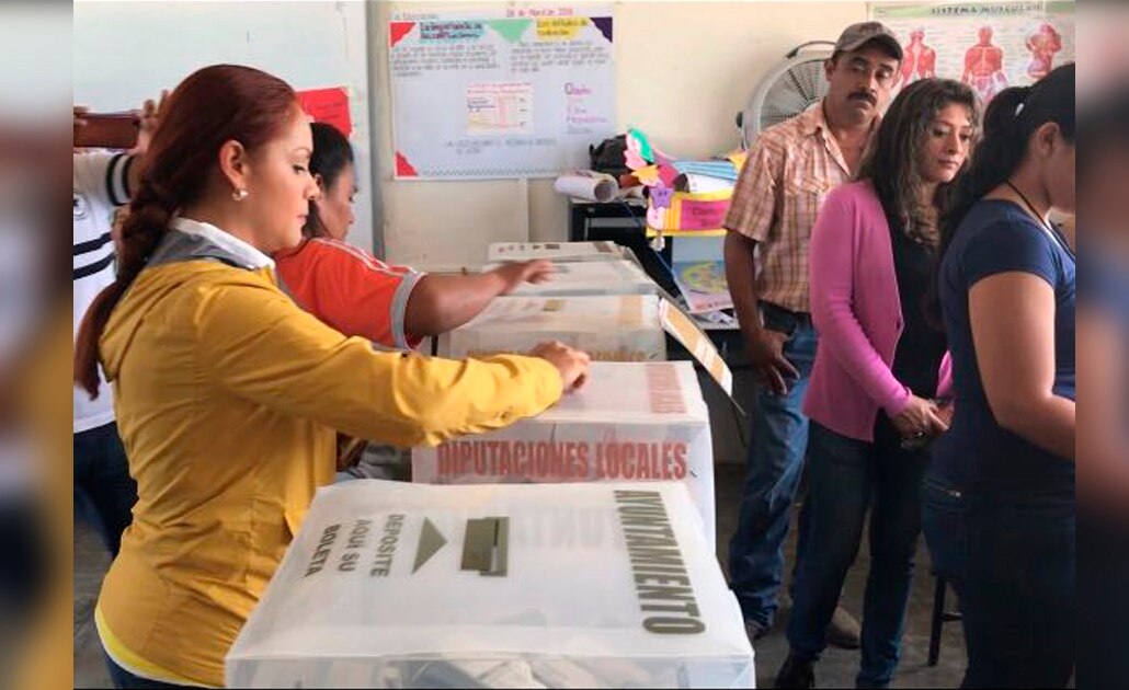 Erika Briones emite voto y se dice optimista de los resultados