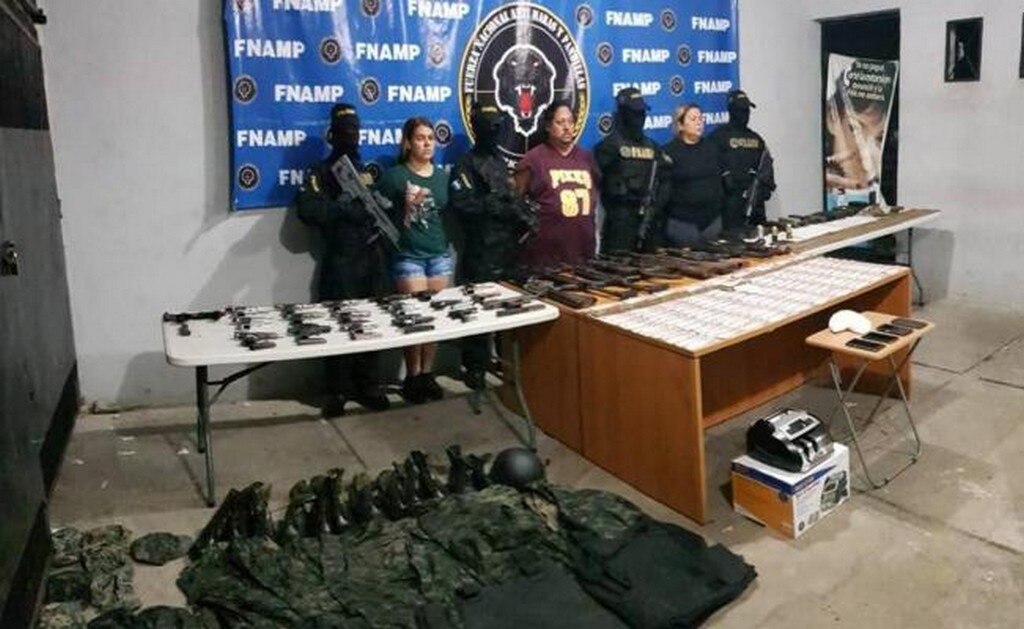 Tres hondureños de la Mara 18 en Honduras fueron presentados hoy a los medios de comunicación por las autoridades antipandillas de ese país. (Periódico El Heraldo, de Honduras)