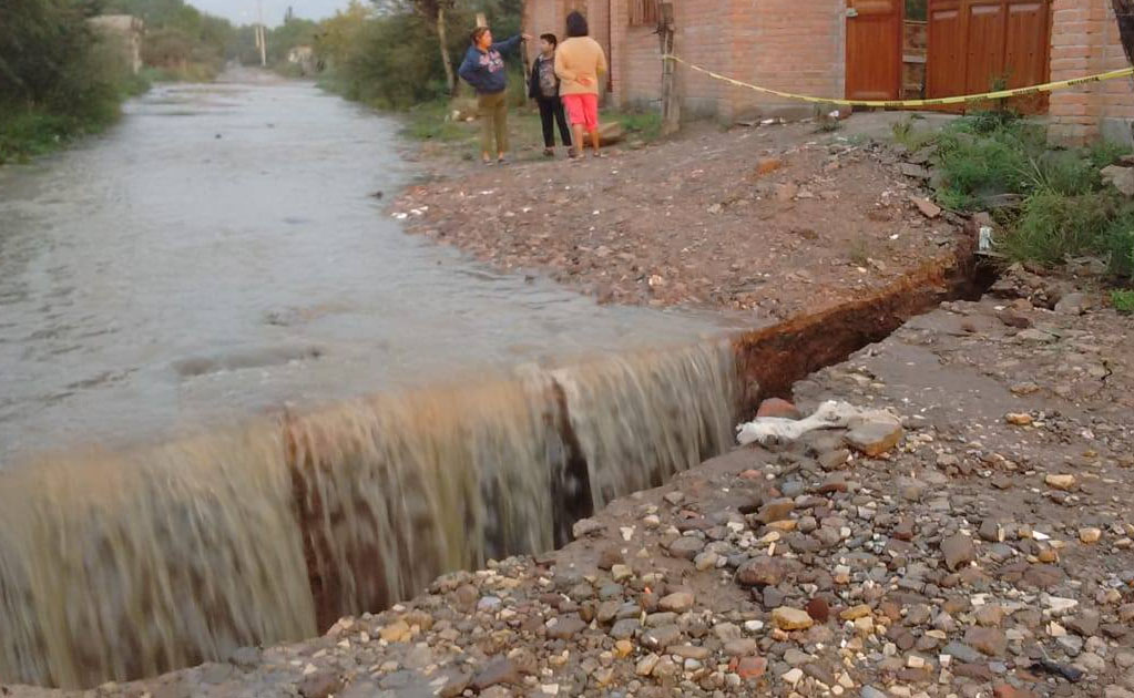 Monitorean posible aparición de nuevas grietas en Soledad
