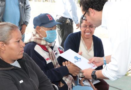 Programa "De piso a techo ¡Es tu derecho!” entrega 488 apoyos en Los Vergeles