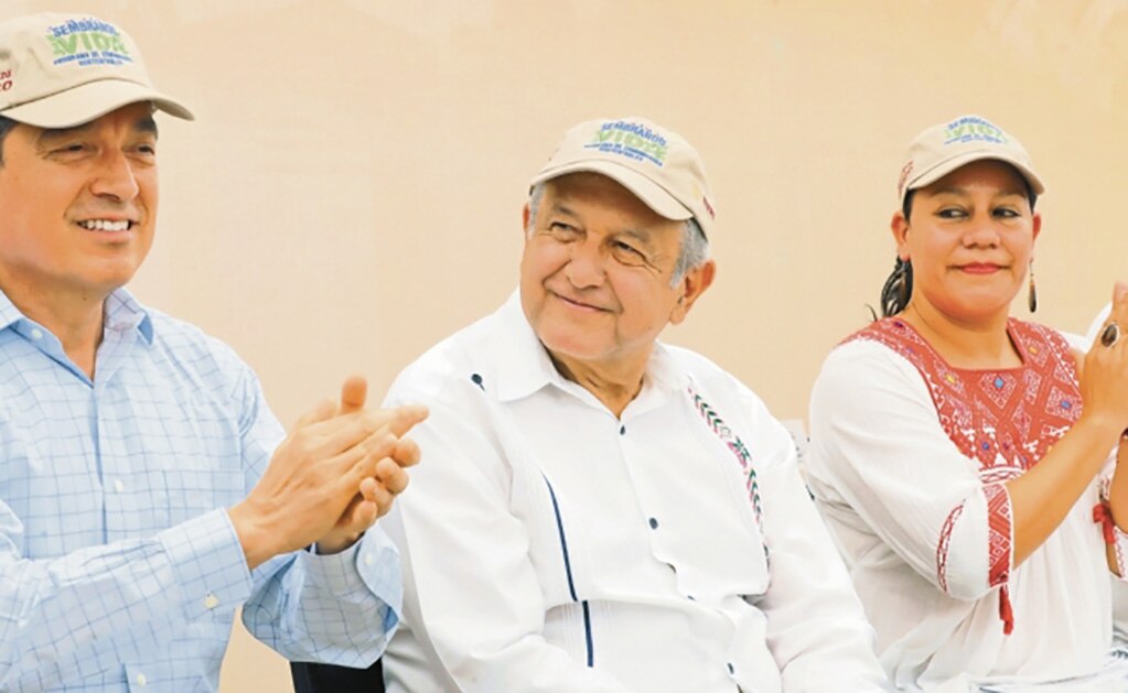 Paguen la luz, pide López Obrador a paisanos tabasqueños en resistencia