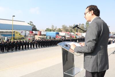 Xavier Nava supervisa a policías municipales y los llama a trabajar diferente