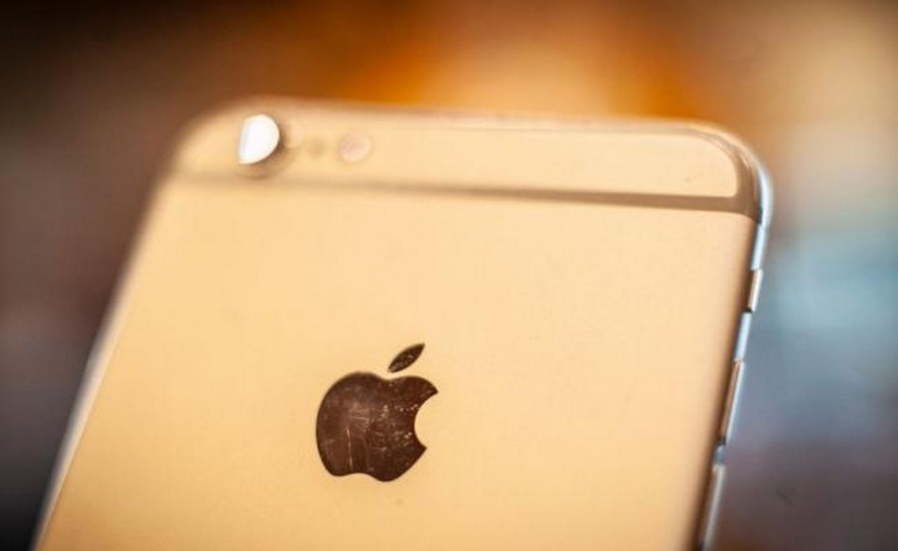 ¿Por qué Apple considera bajar los precios del iPhone?