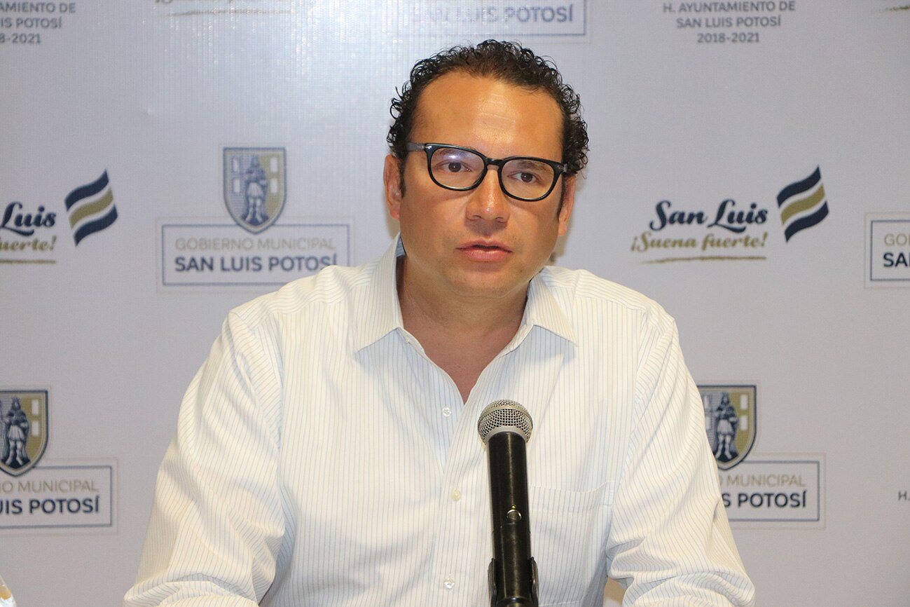 Alcalde capitalino se reúne con jefe de oficina de Presidencia de la República