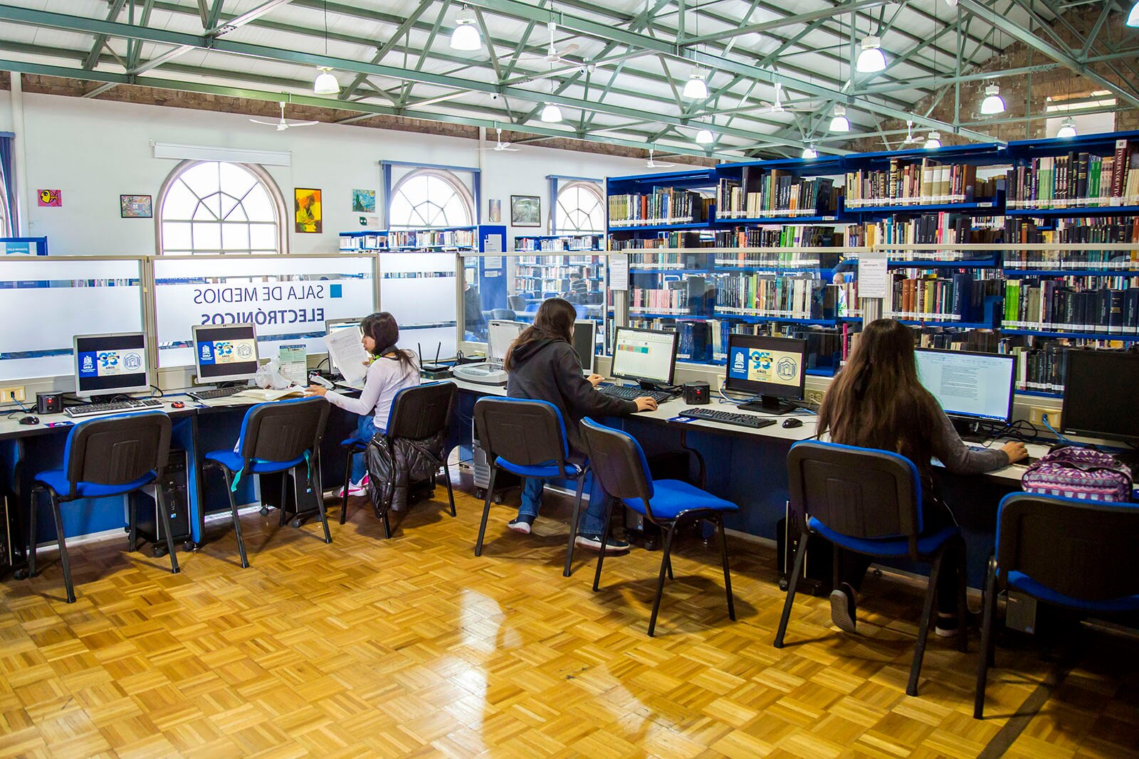 Realizan taller de computación básica para adultos mayores en la BPU