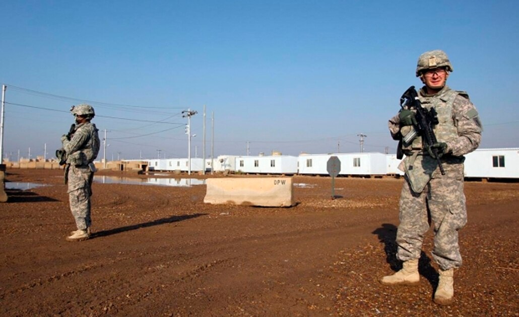 Impactan dos cohetes en base militar de Irak con presencia de tropas de EU