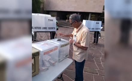 Empresarios acuden a votar; piden a candidatos no adelantarse a resultados