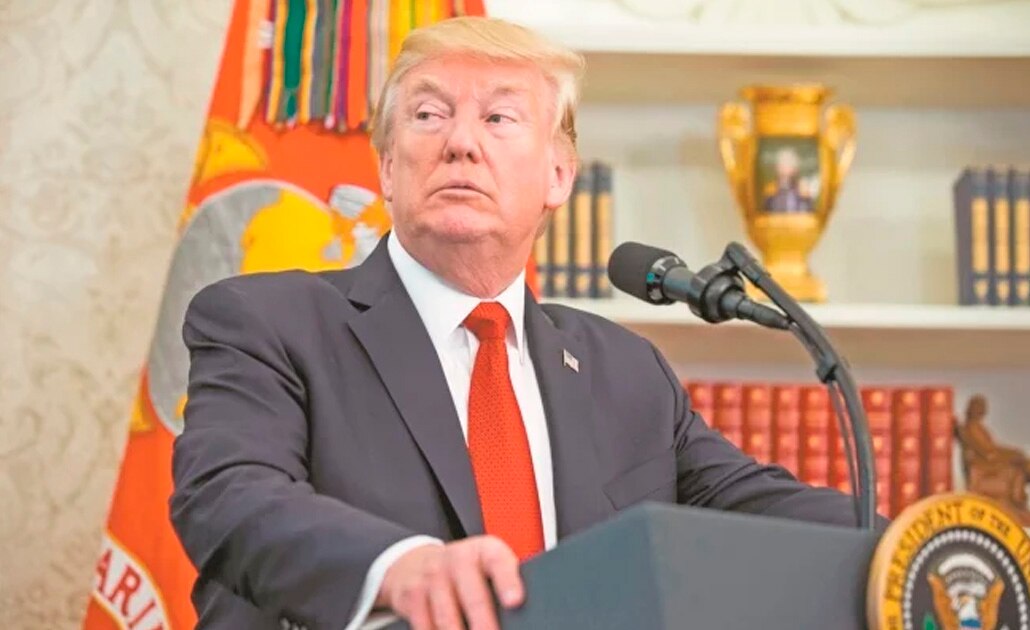 Casa Blanca califica de "farsa desesperada" votación con miras a juicio político de Trump