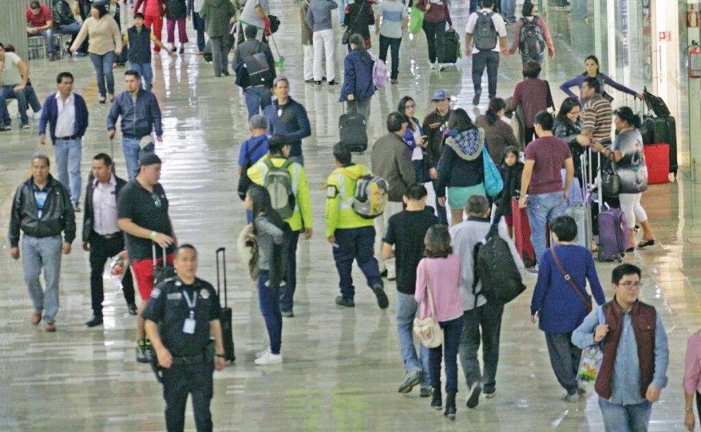 Aeropuerto de CDMX se hunde hasta 30 centímetros por año