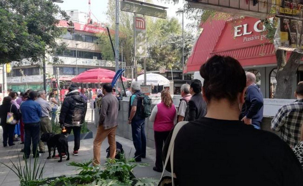 Hasta cuatro veces pudo votar una misma persona en consulta sobre NAIM