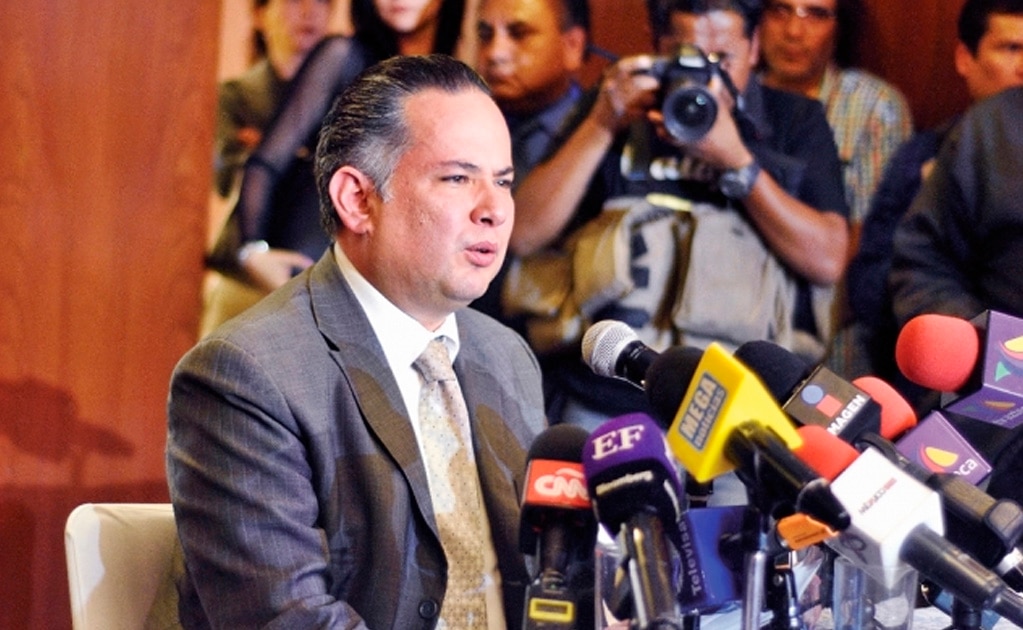 Bloqueo de cuentas a Medina Mora fue después de su renuncia, dice Santiago Nieto