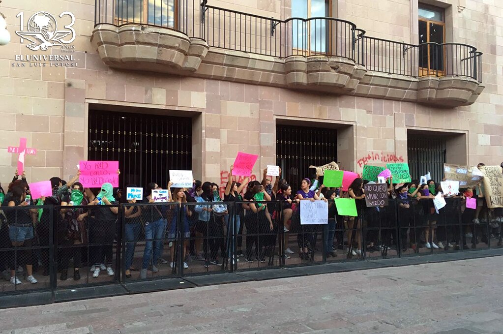 Se limpiará la piedra, pero no el agravio a las mujeres: Congreso ante pintas 