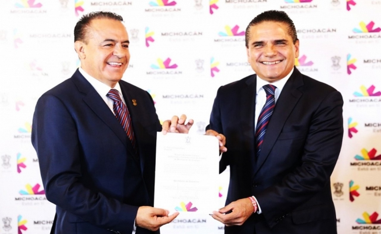 Renuncia secretario de Gobierno de Michoacán