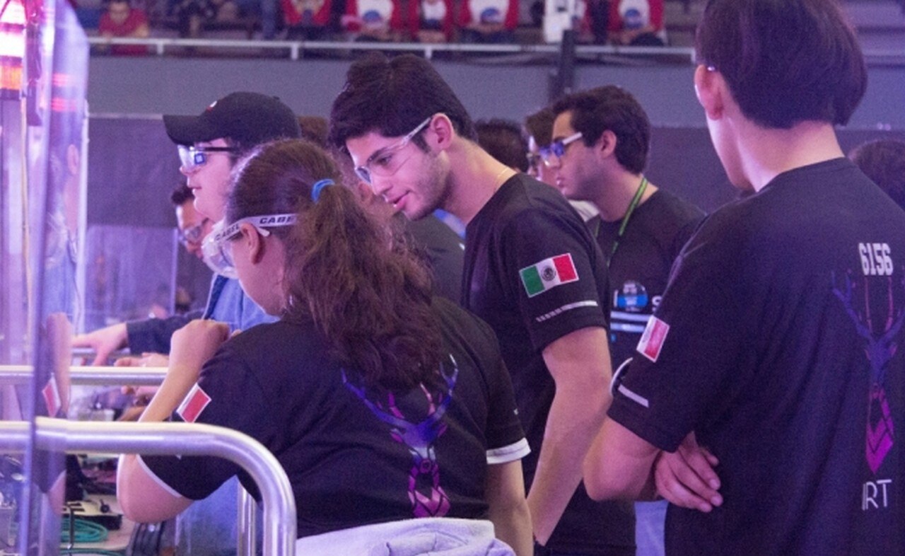 General Motors y la NASA fomentan robótica en jóvenes mexicanos