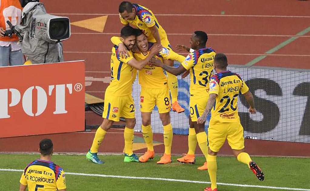 América, con pie y medio en semis tras golear a Pumas